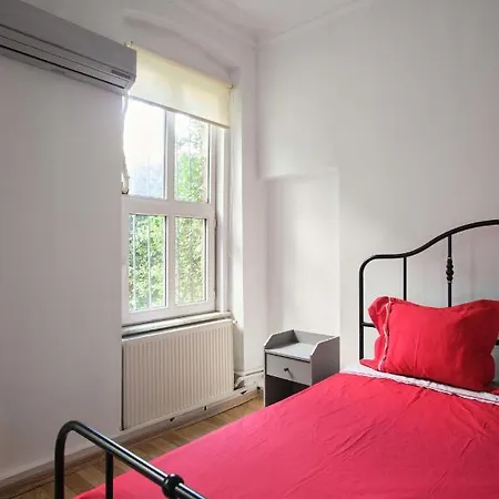 Taksim Square, Galata Tower Historical Flat Apartament Stambuł