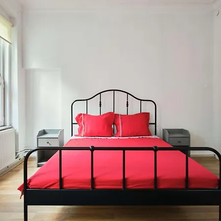 Taksim Square, Galata Tower Historical Flat *