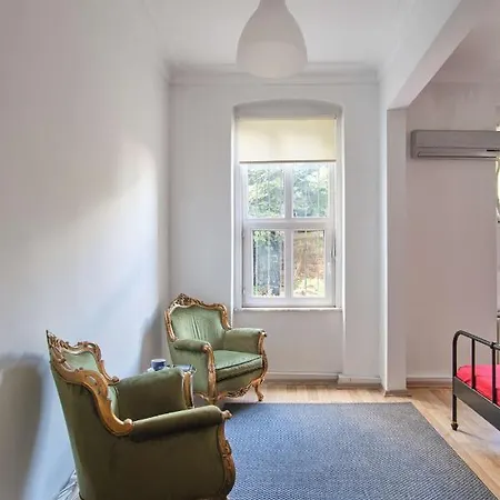 Taksim Square, Galata Tower Historical Flat * イスタンブール